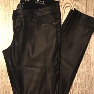 Faux Leather Leggings with pockets